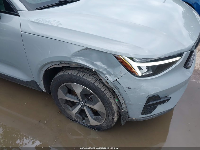 2024 Volvo Xc40 VIN YV4L12UK3R2287818 IAAI salvage auction — RIGHT FRONT, Salvage Title, sold $11,800 on 2026-07-29 (photo 6)
