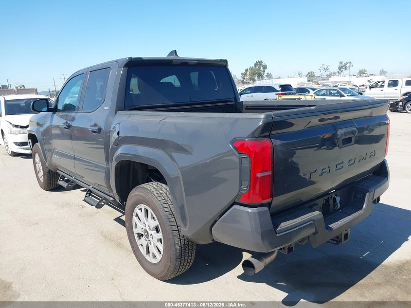 2025 Toyota Tacoma VIN 3TMKB5FN9SM052083 IAAI salvage auction — SIDE, Wait Title, sold $17,200 on 2026-08-01 (photo 3)