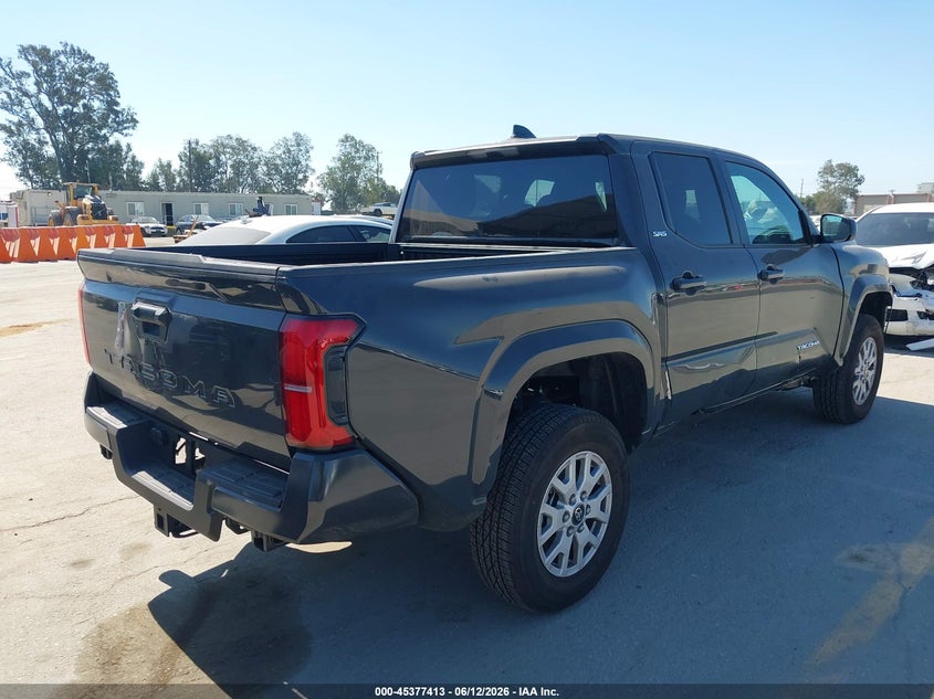 2025 Toyota Tacoma VIN 3TMKB5FN9SM052083 IAAI salvage auction — SIDE, Wait Title, sold $17,200 on 2026-08-01 (photo 4)
