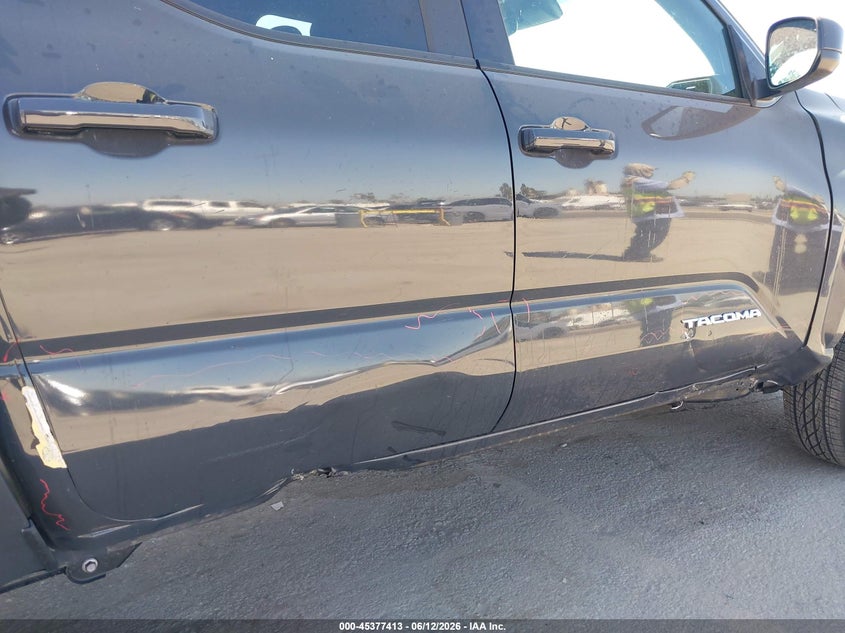 2025 Toyota Tacoma VIN 3TMKB5FN9SM052083 IAAI salvage auction — SIDE, Wait Title, sold $17,200 on 2026-08-01 (photo 6)