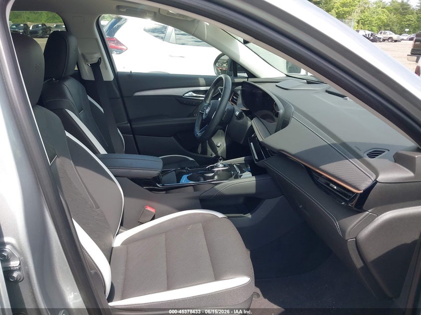 2025 Buick Envision VIN LRBFZLE42SD021987 IAAI salvage auction — RIGHT FRONT, Salvage (Massachusetts), sold $9,000 on 2026-07-24 (photo 5)