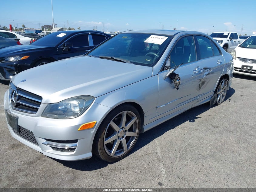 2014 Mercedes-benz C-klasse VIN WDDGF4HB2EA960938 IAAI salvage auction — SIDE, Salvage Title, sold $2,550 on 2026-07-12 (photo 2)