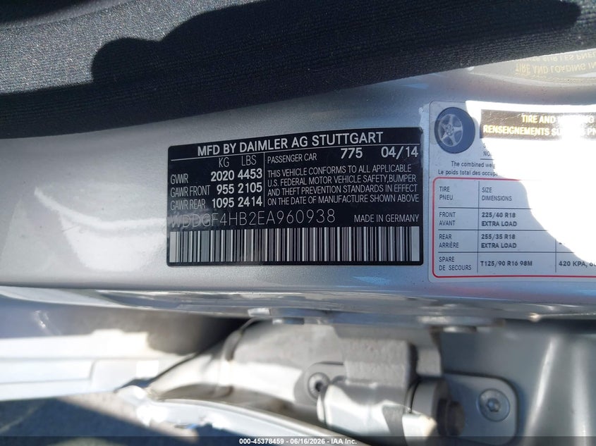 2014 Mercedes-benz C-klasse VIN WDDGF4HB2EA960938 IAAI salvage auction — SIDE, Salvage Title, sold $2,550 on 2026-07-12 (photo 9)