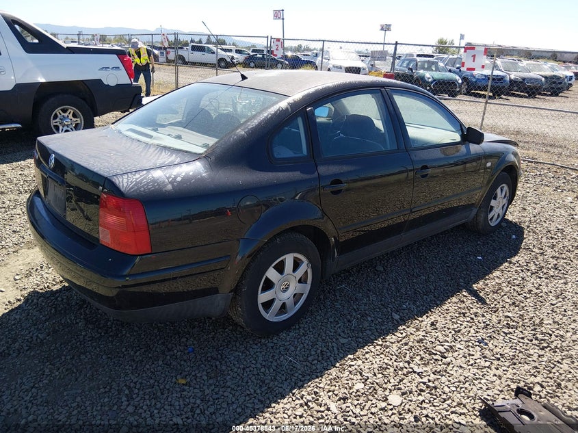 2000 Volkswagen Passat VIN WVWMA23B1YP362252 IAAI salvage auction — FRONT END, Clear - Public Restricted (Oregon), sold $25 on 2026-07-29 (photo 4)