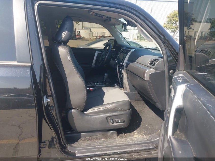 2024 Toyota 4runner VIN JTENU5JR7R6286018 IAAI salvage auction — FRONT & REAR, Salvage (California), sold $9,300 on 2026-07-29 (photo 5)