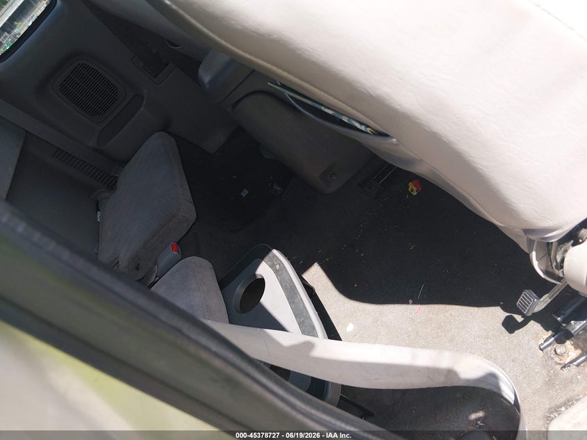 2001 Toyota Tacoma VIN 5TEWM72N71Z819489 IAAI salvage auction — NORMAL WEAR, Clear (Tennessee), sold $5,750 on 2026-07-06 (photo 8)