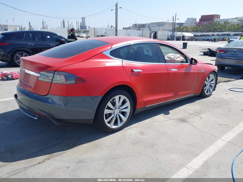 2013 Tesla Model s VIN 5YJSA1CN5DFP27368 IAAI salvage auction — FRONT & REAR, Salvage (California), sold $850 on 2026-07-08 (photo 4)