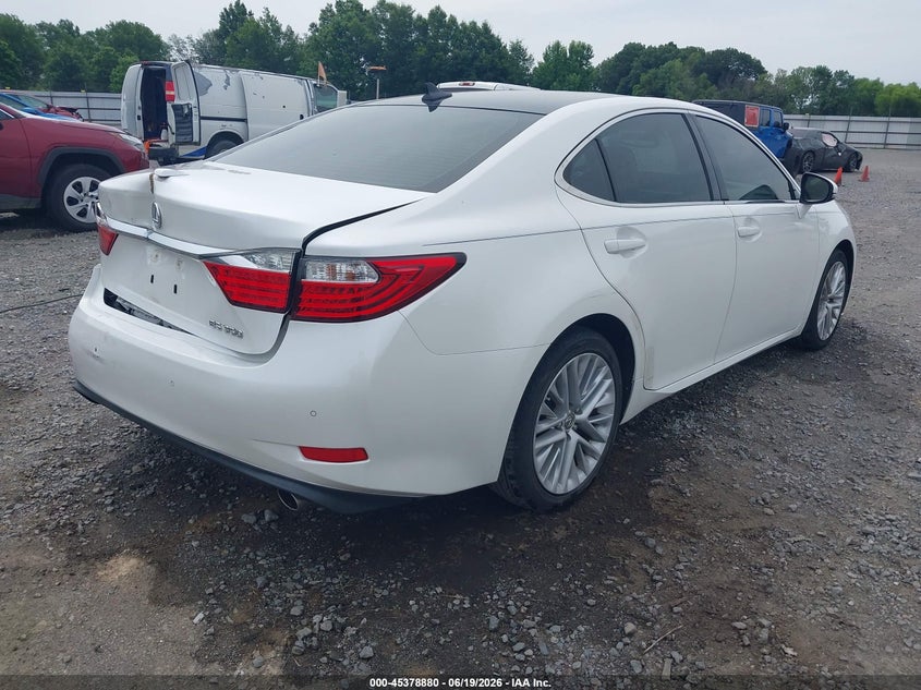 2014 Lexus ES VIN JTHBK1GG7E2116513 IAAI salvage auction — REAR END, Salvage Title, sold $3,700 on 2026-08-02 (photo 4)