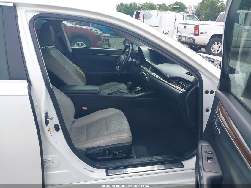 2014 Lexus ES VIN JTHBK1GG7E2116513 IAAI salvage auction — REAR END, Salvage Title, sold $3,700 on 2026-08-02 (photo 5)
