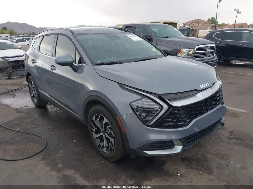 2025 Kia Sportage VIN 5XYK33DF9SG252584 IAAI salvage auction — LEFT FRONT, Salvage Title, sold $7,800 on 2026-07-21 (photo 1)