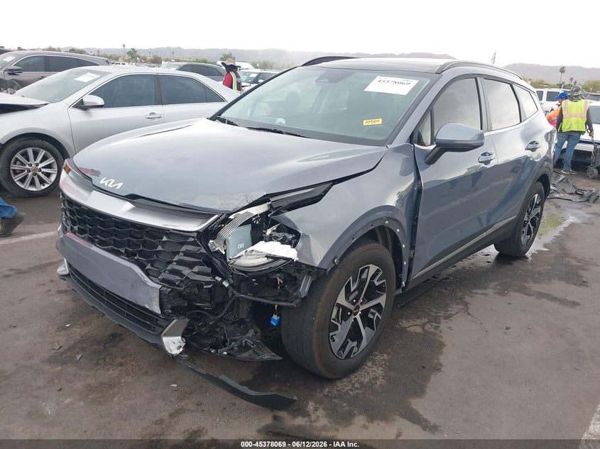 2025 Kia Sportage VIN 5XYK33DF9SG252584 IAAI salvage auction — LEFT FRONT, Salvage Title, sold $7,800 on 2026-07-21 (photo 2)