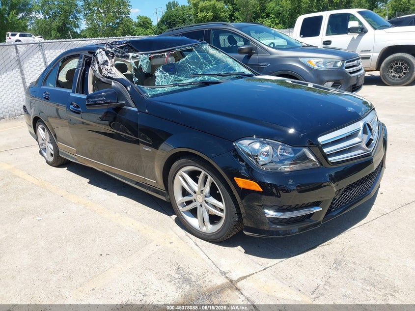 2012 Mercedes-benz C-klasse VIN WDDGF4HB3CA643344 IAAI salvage auction — LEFT & RIGHT, Salvage Title, sold $1,325 on 2026-08-04 (photo 1)