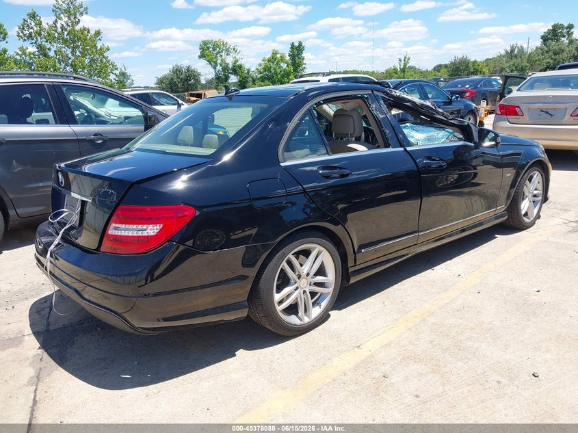 2012 Mercedes-benz C-klasse VIN WDDGF4HB3CA643344 IAAI salvage auction — LEFT & RIGHT, Salvage Title, sold $1,325 on 2026-08-04 (photo 4)