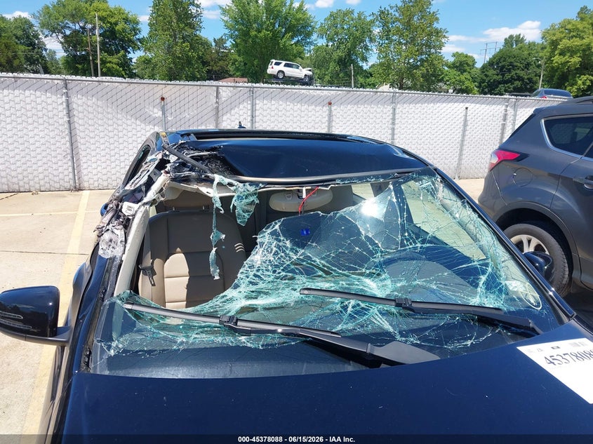 2012 Mercedes-benz C-klasse VIN WDDGF4HB3CA643344 IAAI salvage auction — LEFT & RIGHT, Salvage Title, sold $1,325 on 2026-08-04 (photo 6)