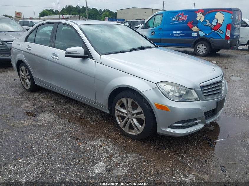 2014 Mercedes-benz C class VIN WDDGF4HB1EG250989 IAAI salvage auction — NORMAL WEAR, Original (Texas), sold $800 on 2026-07-15 (photo 1)