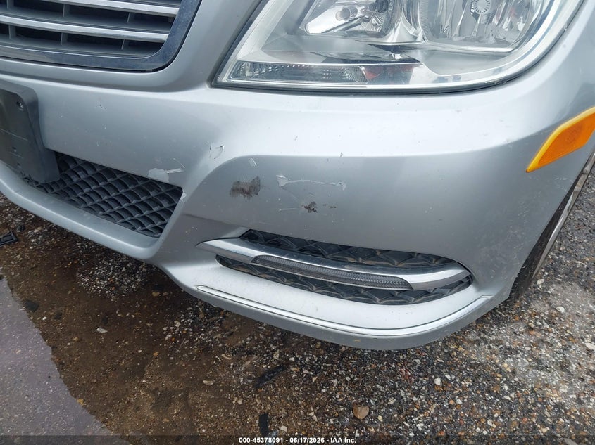 2014 Mercedes-benz C class VIN WDDGF4HB1EG250989 IAAI salvage auction — NORMAL WEAR, Original (Texas), sold $800 on 2026-07-15 (photo 6)