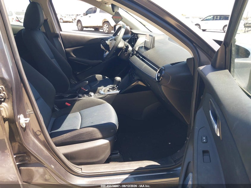 2016 Scion Ia VIN 3MYDLBZV5GY135480 IAAI salvage auction — RIGHT FRONT, Salvage Title, sold $725 on 2026-08-02 (photo 5)