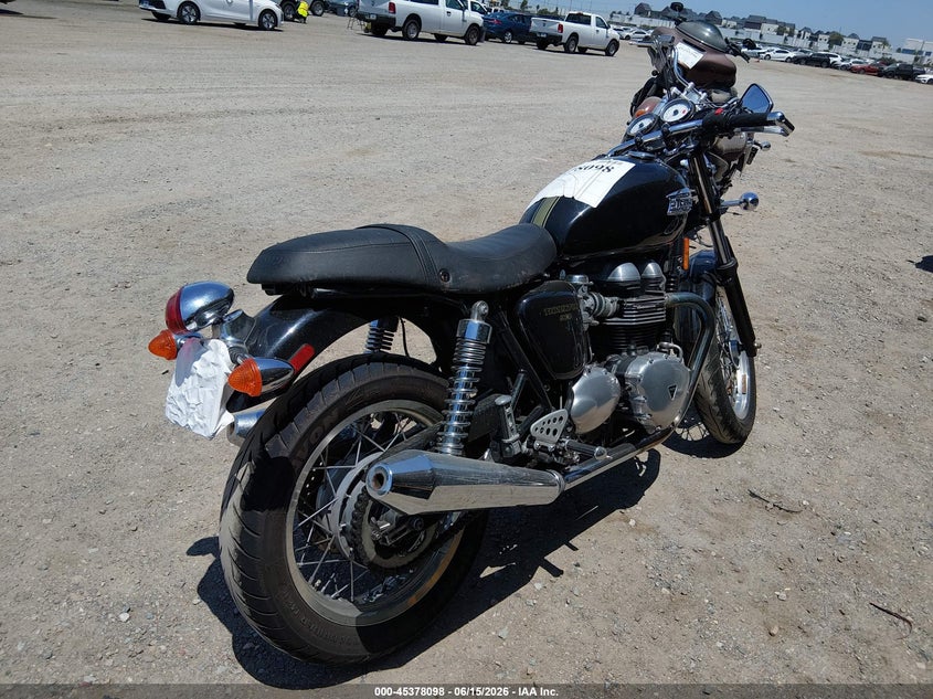 2013 Triumph motorcycle Thruxton VIN SMT920K18DT572978 IAAI salvage auction — SIDE, Salvage (California), sold $675 on 2026-07-14 (photo 4)