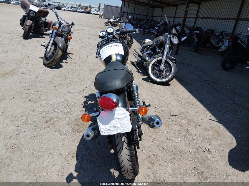 2013 Triumph motorcycle Thruxton VIN SMT920K18DT572978 IAAI salvage auction — SIDE, Salvage (California), sold $675 on 2026-07-14 (photo 6)
