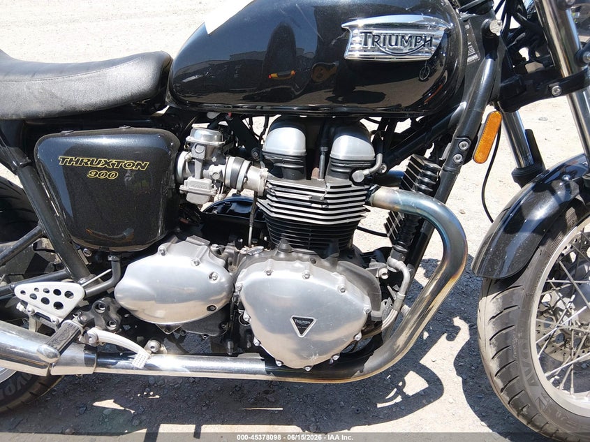 2013 Triumph motorcycle Thruxton VIN SMT920K18DT572978 IAAI salvage auction — SIDE, Salvage (California), sold $675 on 2026-07-14 (photo 8)