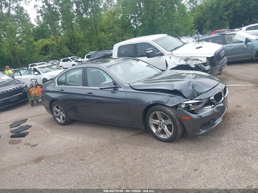 2015 BMW 3er VIN WBA3B3G52FNR85548 IAAI salvage auction — RIGHT FRONT, Salvage (Ohio), sold $775 on 2026-07-28 (photo 1)