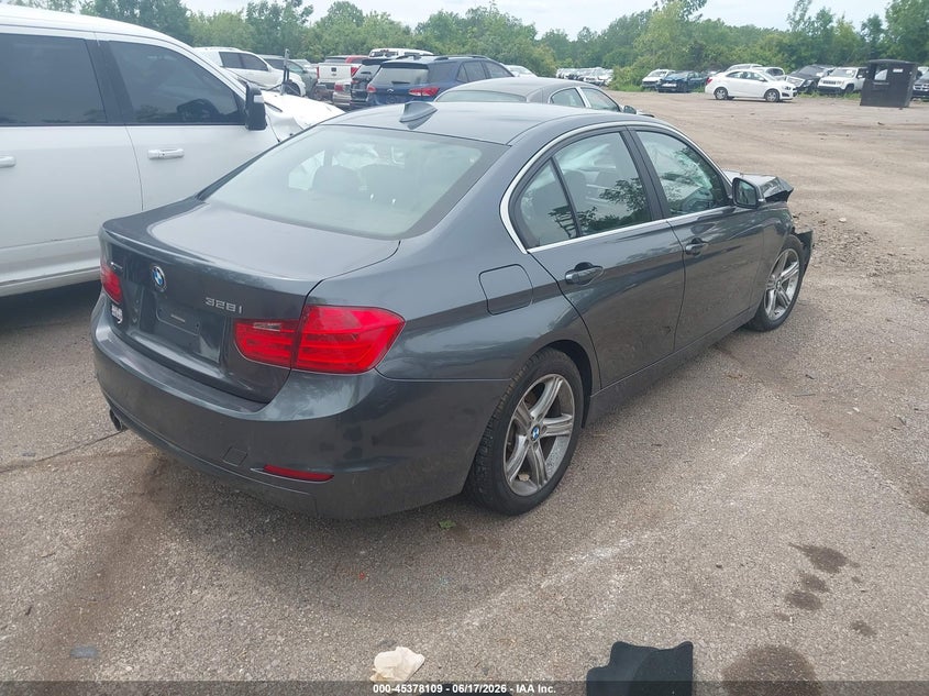 2015 BMW 3er VIN WBA3B3G52FNR85548 IAAI salvage auction — RIGHT FRONT, Salvage (Ohio), sold $775 on 2026-07-28 (photo 4)