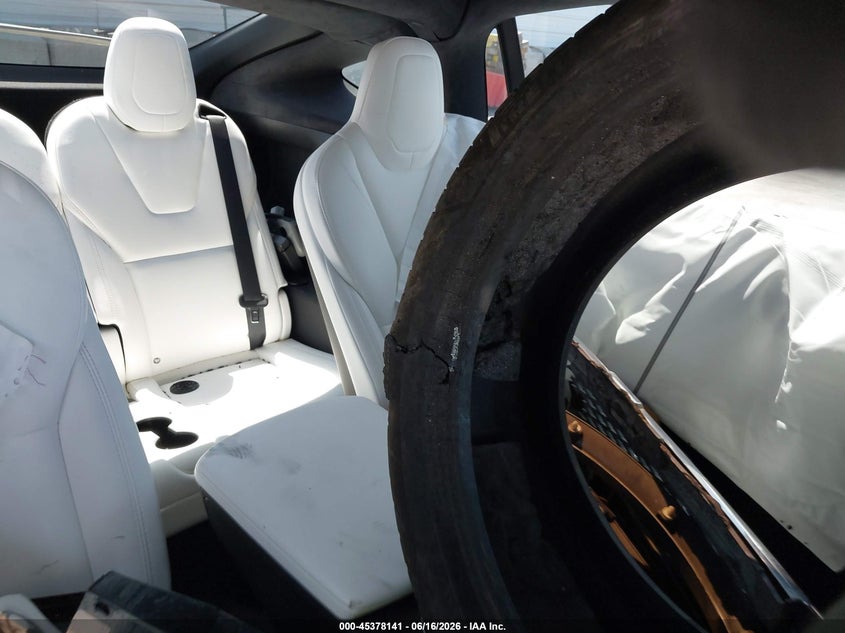 2018 Tesla Model x VIN 5YJXCBE2XJF091535 IAAI salvage auction — FRONT & REAR, Salvage Title, sold $3,175 on 2026-09-09 (photo 8)