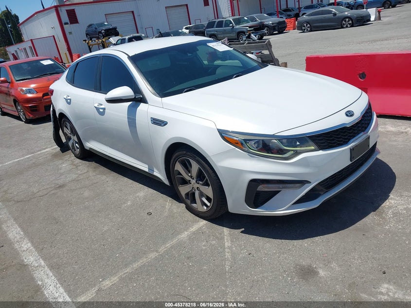 2019 Kia Optima VIN 5XXGT4L3XKG318065 IAAI salvage auction — REAR END, Salvage (California), sold $3,150 on 2026-07-16 (photo 1)