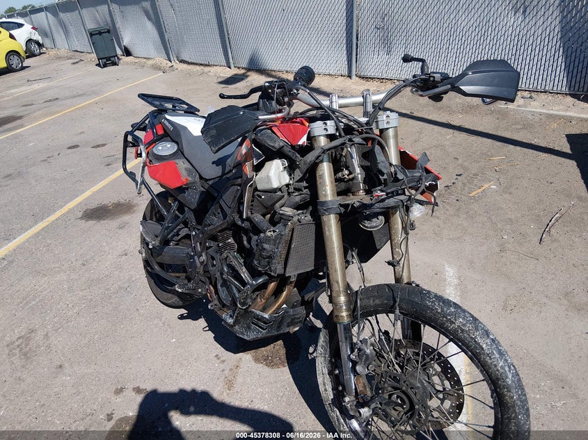 2010 BMW F 800 VIN WB1022905AZU02020 IAAI salvage auction — FRONT END, Salvage (Idaho), sold $350 on 2026-07-31 (photo 1)