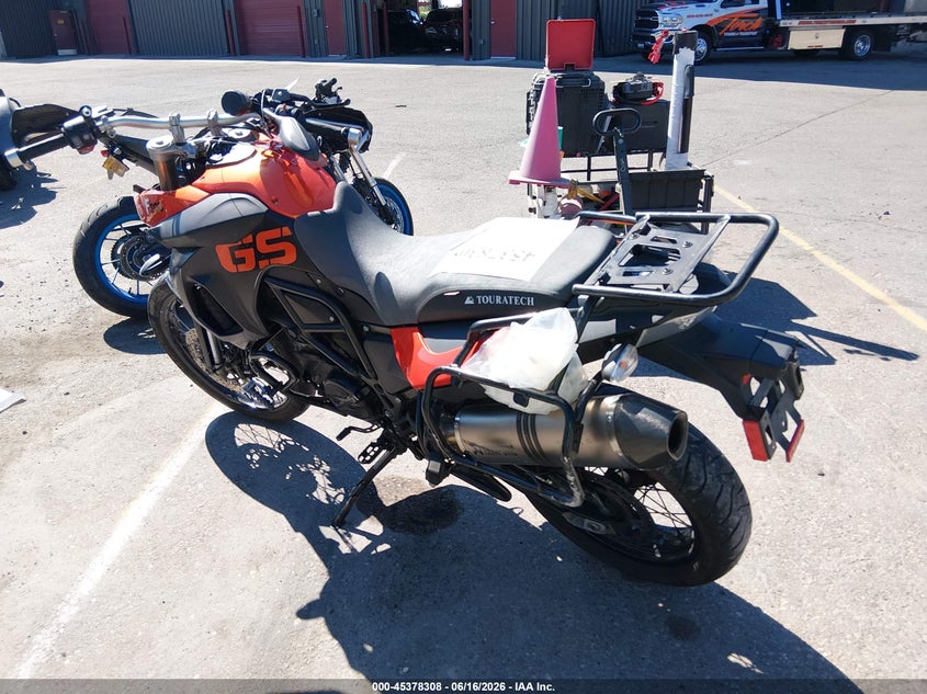 2010 BMW F 800 VIN WB1022905AZU02020 IAAI salvage auction — FRONT END, Salvage (Idaho), sold $350 on 2026-07-31 (photo 3)