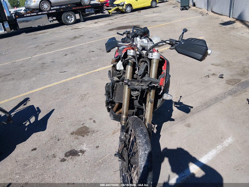 2010 BMW F 800 VIN WB1022905AZU02020 IAAI salvage auction — FRONT END, Salvage (Idaho), sold $350 on 2026-07-31 (photo 5)