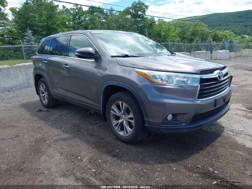 2015 Toyota Highlander VIN 5TDBKRFH9FS146570 IAAI salvage auction — LEFT FRONT, Salvage (New Jersey), sold $6,100 on 2026-07-16 (photo 1)