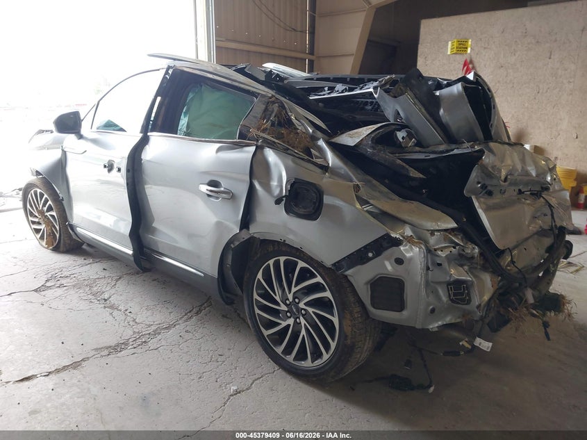2020 Lincoln Nautilus VIN 2LMPJ8KP2LBL24655 IAAI salvage auction — ROLLOVER, Non-Repairable (Tennessee), sold $350 on 2026-07-10 (photo 3)