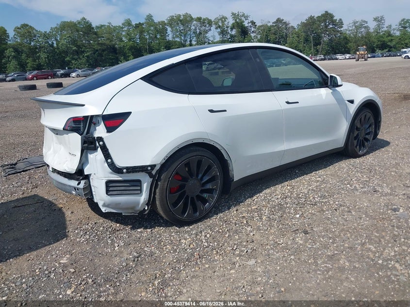 2025 Tesla Model y VIN 7SAYGDEF4SF298501 IAAI salvage auction — REAR END, Wait Title, sold $13,500 on 2026-08-02 (photo 4)
