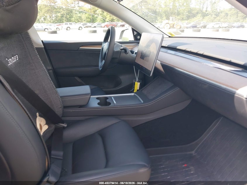 2025 Tesla Model y VIN 7SAYGDEF4SF298501 IAAI salvage auction — REAR END, Wait Title, sold $13,500 on 2026-08-02 (photo 5)