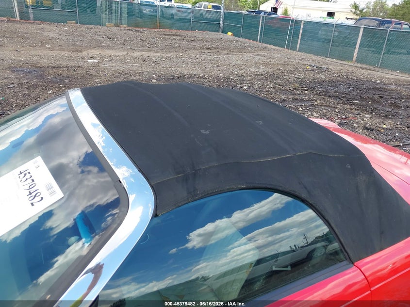 2004 Ford Thunderbird VIN 1FAHP60A14Y102091 IAAI salvage auction — ROOF, Salvage (Ohio), sold $3,250 on 2026-07-08 (photo 6)
