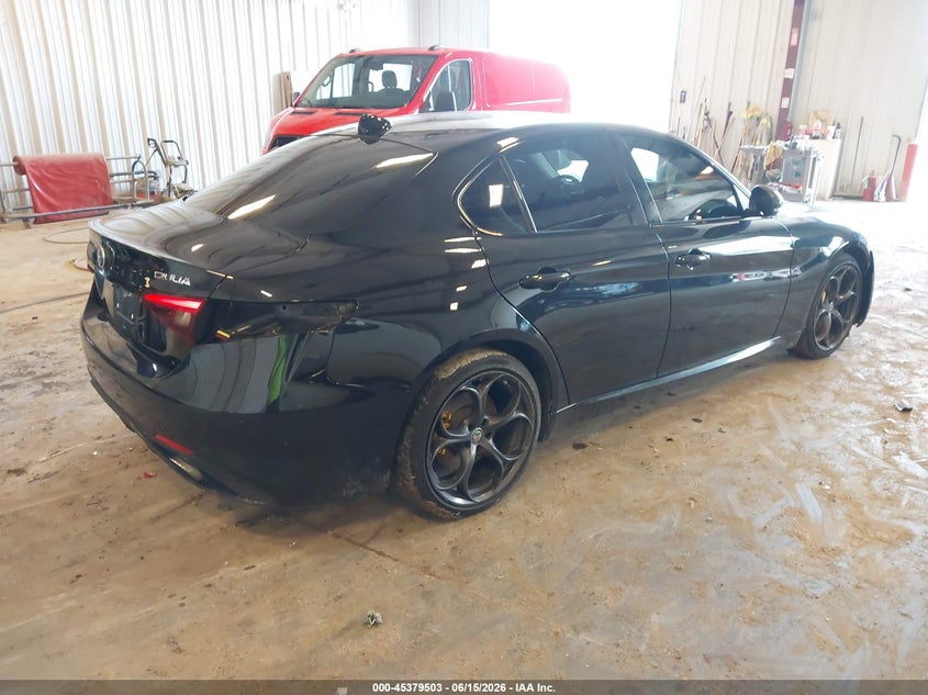 2018 Alfa romeo Giulia VIN ZARFAEEN5J7592406 IAAI salvage auction — SIDE, Clear (Michigan), sold $7,400 on 2026-07-23 (photo 4)