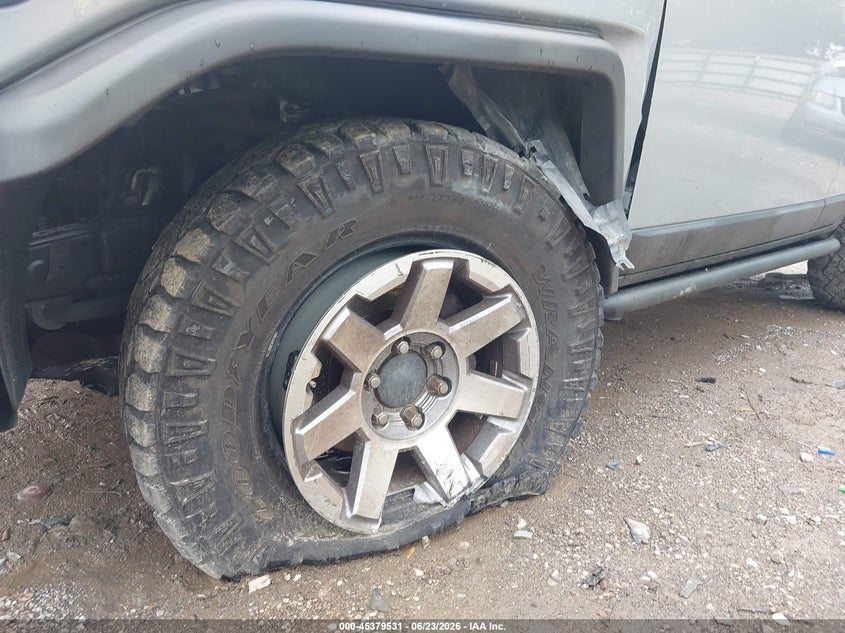 2014 Toyota Fj cruiser VIN JTEBU4BF7EK206414 IAAI salvage auction — SIDE, Salvage (Tennessee), sold $10,100 on 2026-07-10 (photo 6)