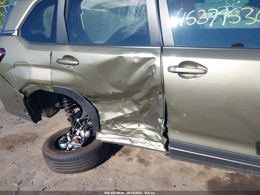 2026 Subaru Forester VIN 4S4SLSE76T3072188 IAAI salvage auction — RIGHT SIDE, Salvage Title, sold $10,100 on 2026-07-28 (photo 6)