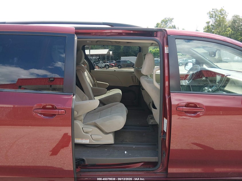 2015 Toyota Sienna VIN 5TDKK3DC4FS661240 IAAI salvage auction — FRONT END, Salvage - Greater Than 75% (Maryland), sold $2,000 on 2026-07-16 (photo 8)