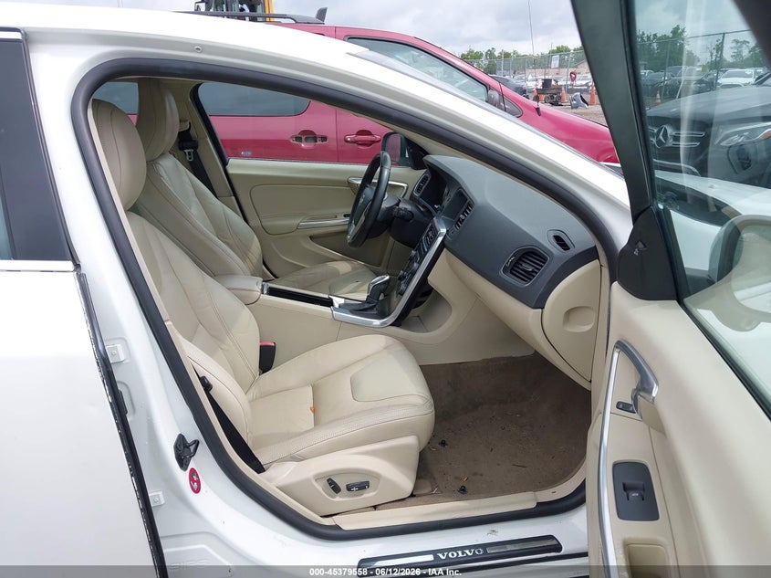 2013 Volvo S60 VIN YV1612FS8D1216314 IAAI salvage auction — NORMAL WEAR, Original (Ohio), sold $600 on 2026-07-23 (photo 5)