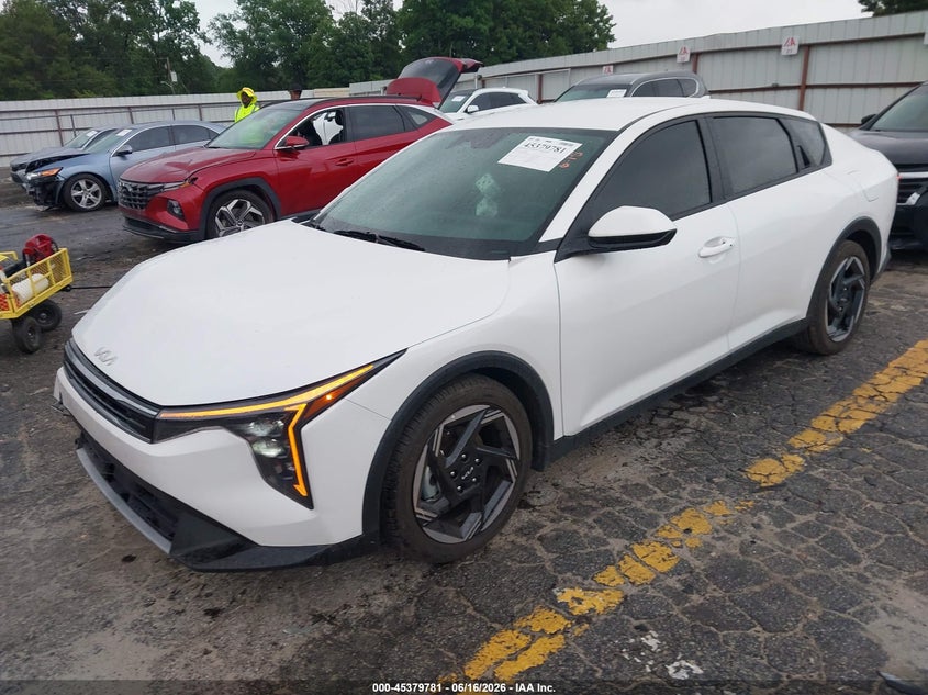 2025 Kia K4 VIN 3KPFU4DE2SE178580 IAAI salvage auction — RIGHT FRONT, Salvage Title, sold $8,125 on 2026-08-19 (photo 2)