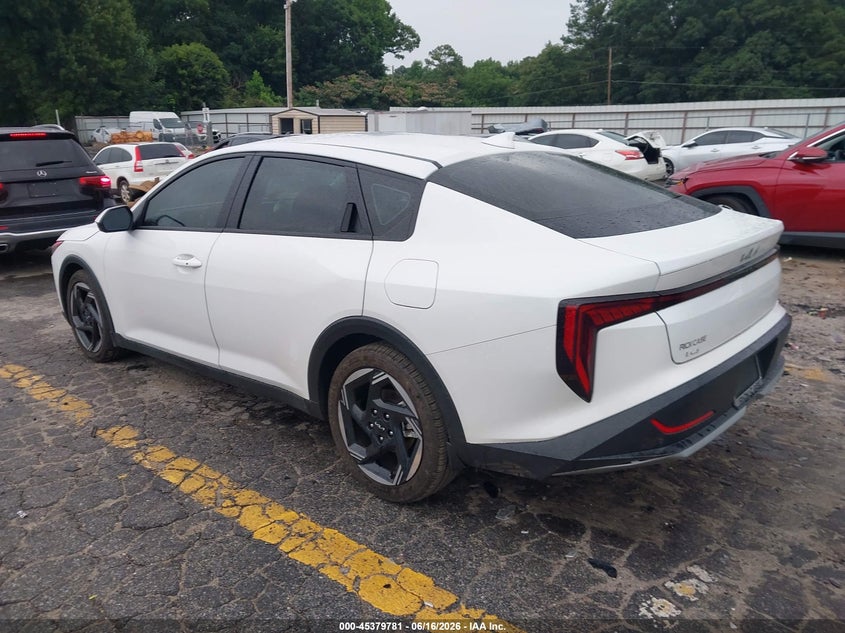 2025 Kia K4 VIN 3KPFU4DE2SE178580 IAAI salvage auction — RIGHT FRONT, Salvage Title, sold $8,125 on 2026-08-19 (photo 3)