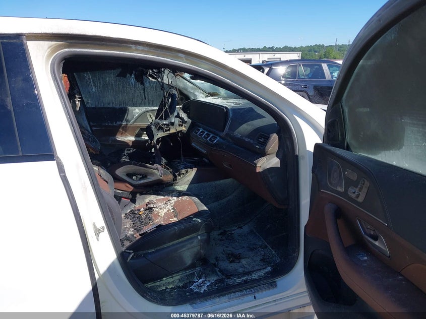 2025 Mercedes-benz Amg gle coupe VIN 4JGFD6BB5SB373554 IAAI salvage auction — INTERIOR BURN, Salvage (Pennsylvania), sold $30,550 on 2026-07-20 (photo 5)