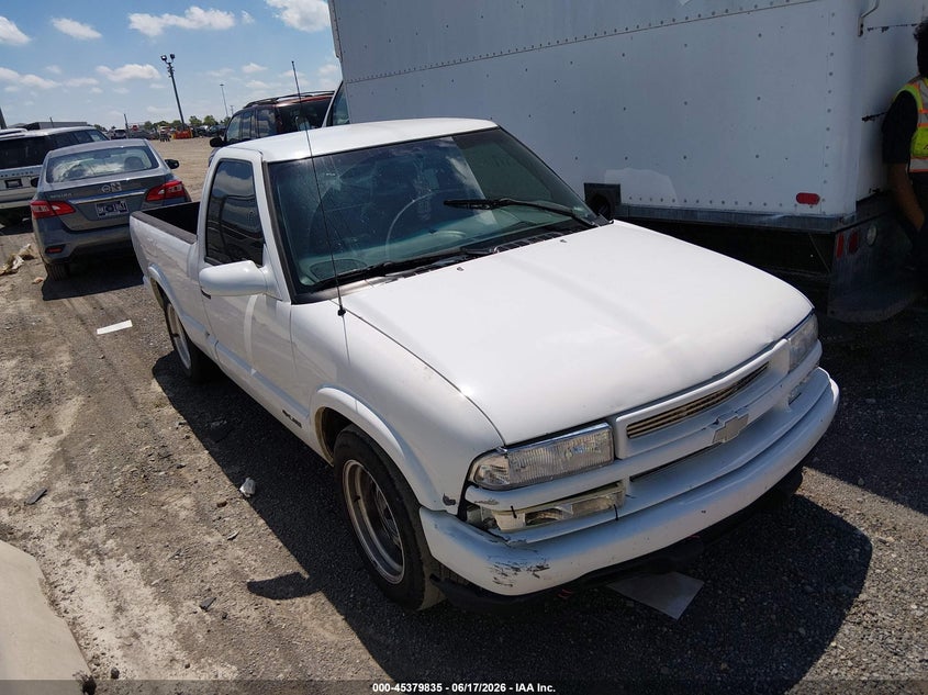 1999 Chevrolet S-10 VIN 1GCCS1447X8195472 IAAI salvage auction — LEFT SIDE, Salvage (Tennessee), sold $350 on 2026-07-09 (photo 1)