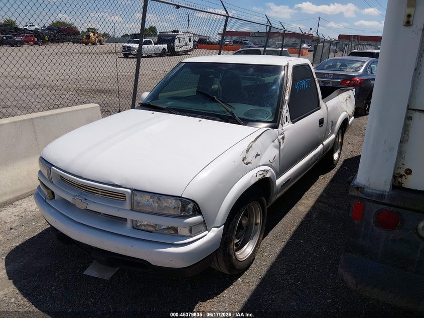 1999 Chevrolet S-10 VIN 1GCCS1447X8195472 IAAI salvage auction — LEFT SIDE, Salvage (Tennessee), sold $350 on 2026-07-09 (photo 2)