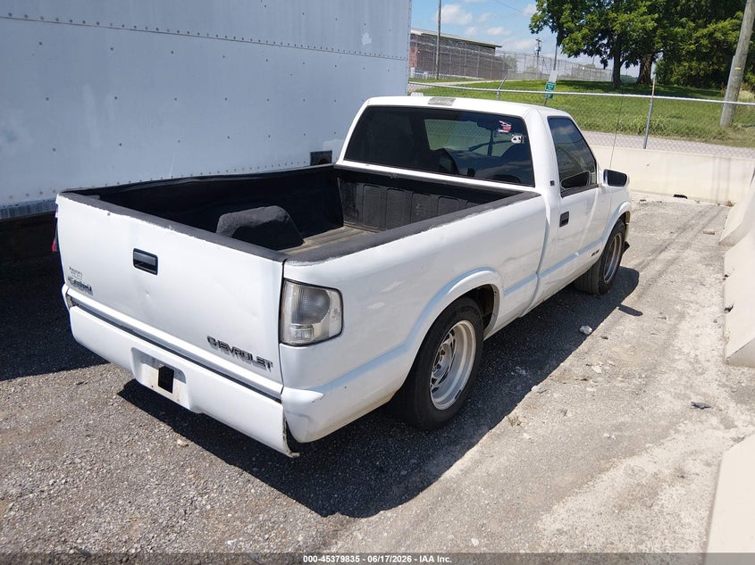 1999 Chevrolet S-10 VIN 1GCCS1447X8195472 IAAI salvage auction — LEFT SIDE, Salvage (Tennessee), sold $350 on 2026-07-09 (photo 4)