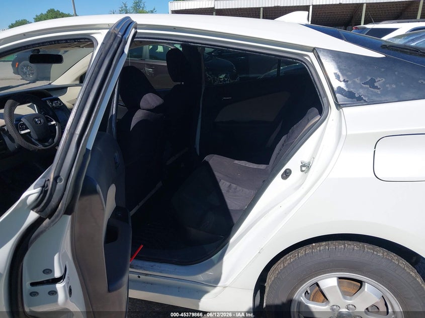 2016 Toyota Prius VIN JTDKBRFU3G3500504 IAAI salvage auction — NORMAL WEAR, Clear (Missouri), sold $3,800 on 2026-07-22 (photo 8)