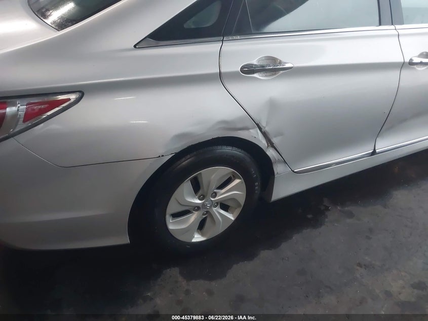 2015 Hyundai Sonata hybrid VIN KMHEC4A4XFA128637 IAAI salvage auction — NORMAL WEAR, Clear (Mississippi), sold $425 on 2026-07-28 (photo 6)