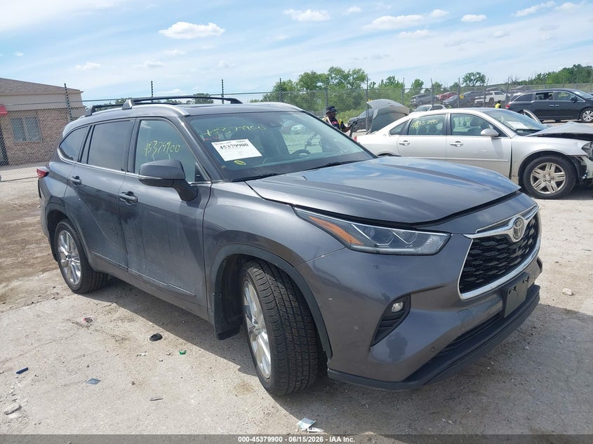 2021 Toyota Highlander VIN 5TDDZRBH7MS530113 IAAI salvage auction — SUSPENSION, Salvage (Wisconsin), sold $8,900 on 2026-07-28 (photo 1)